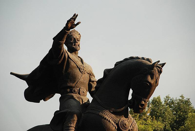Памятник Тамерлану 