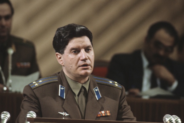 Виктор Алкснис